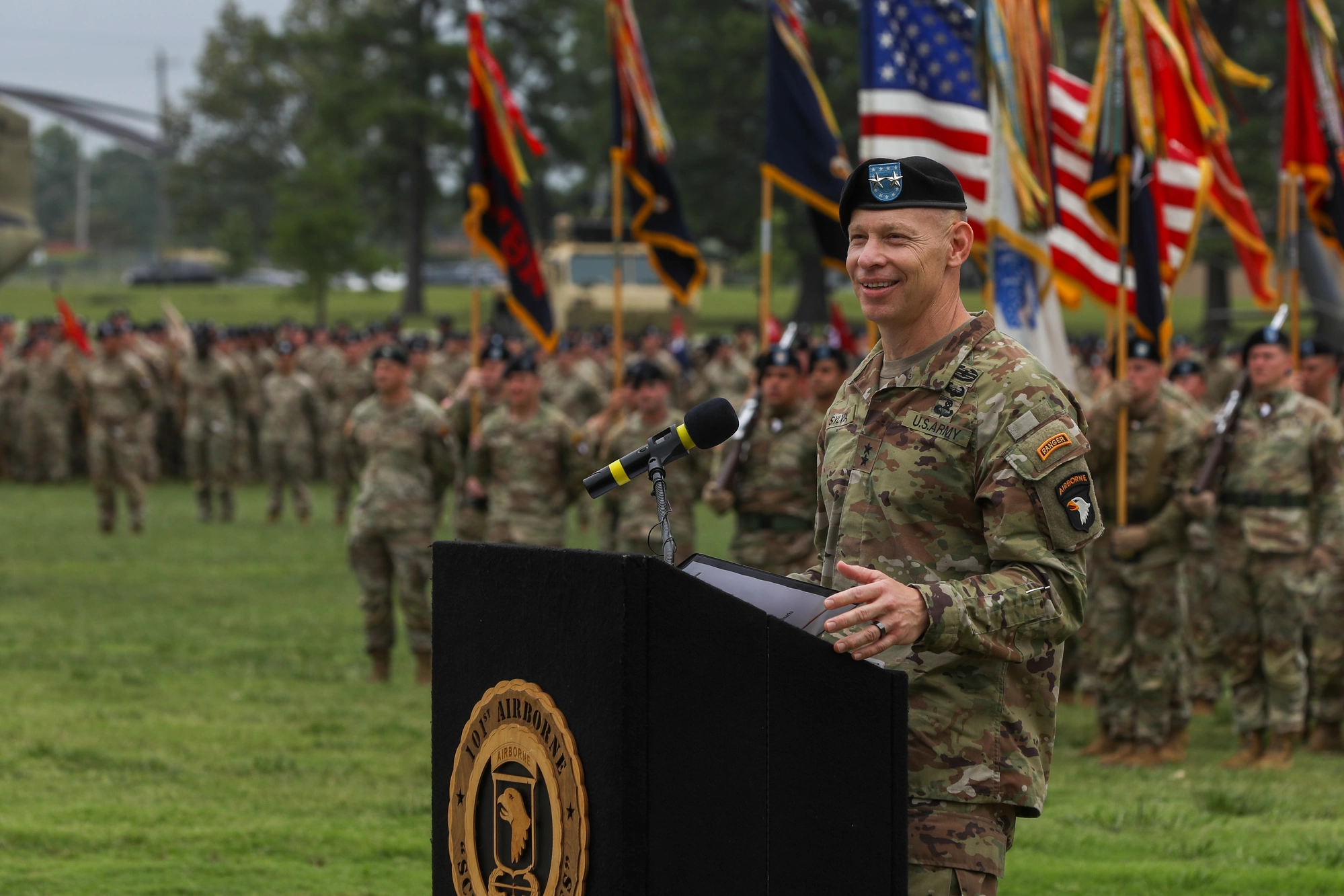 Brett Sylvia speaking at the 101st Airborne Division change-of-command ceremony