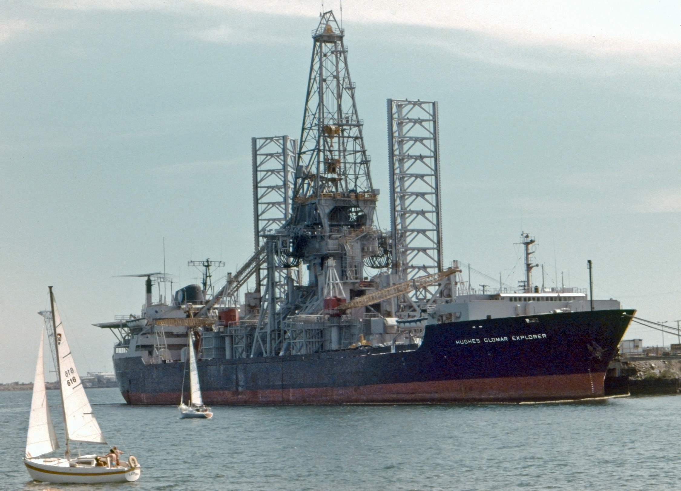 Hughes Glomar Explorer docked at Long Beach in 1976