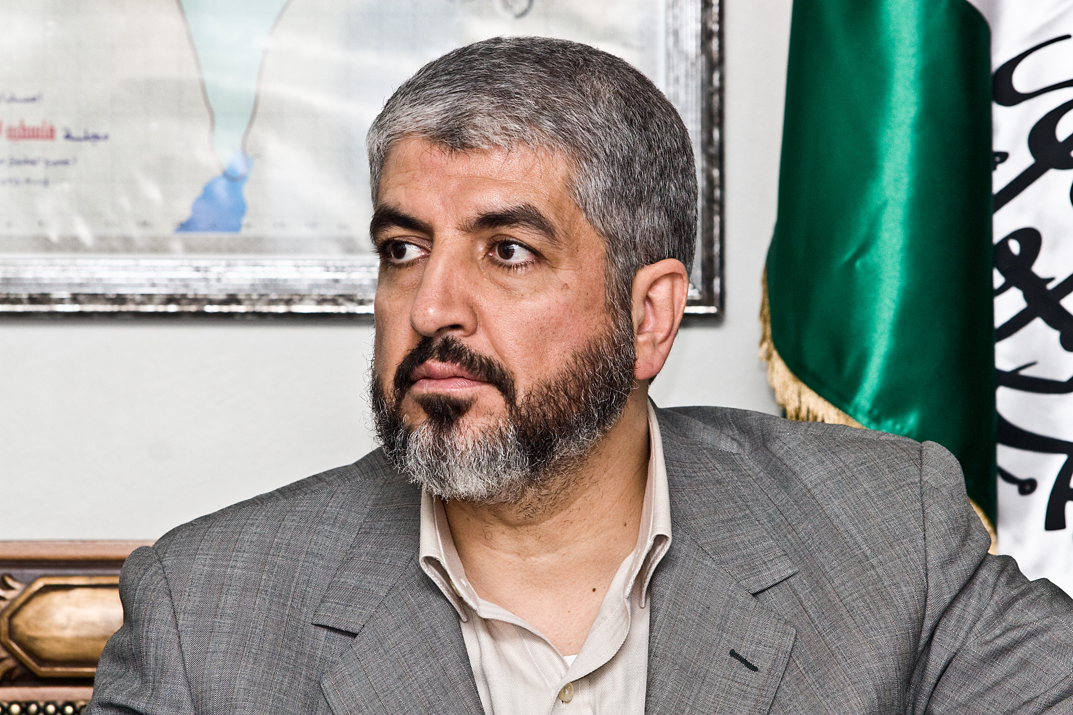 Khaled Meshaal meets Spanish journalists in Damascus in 2009
